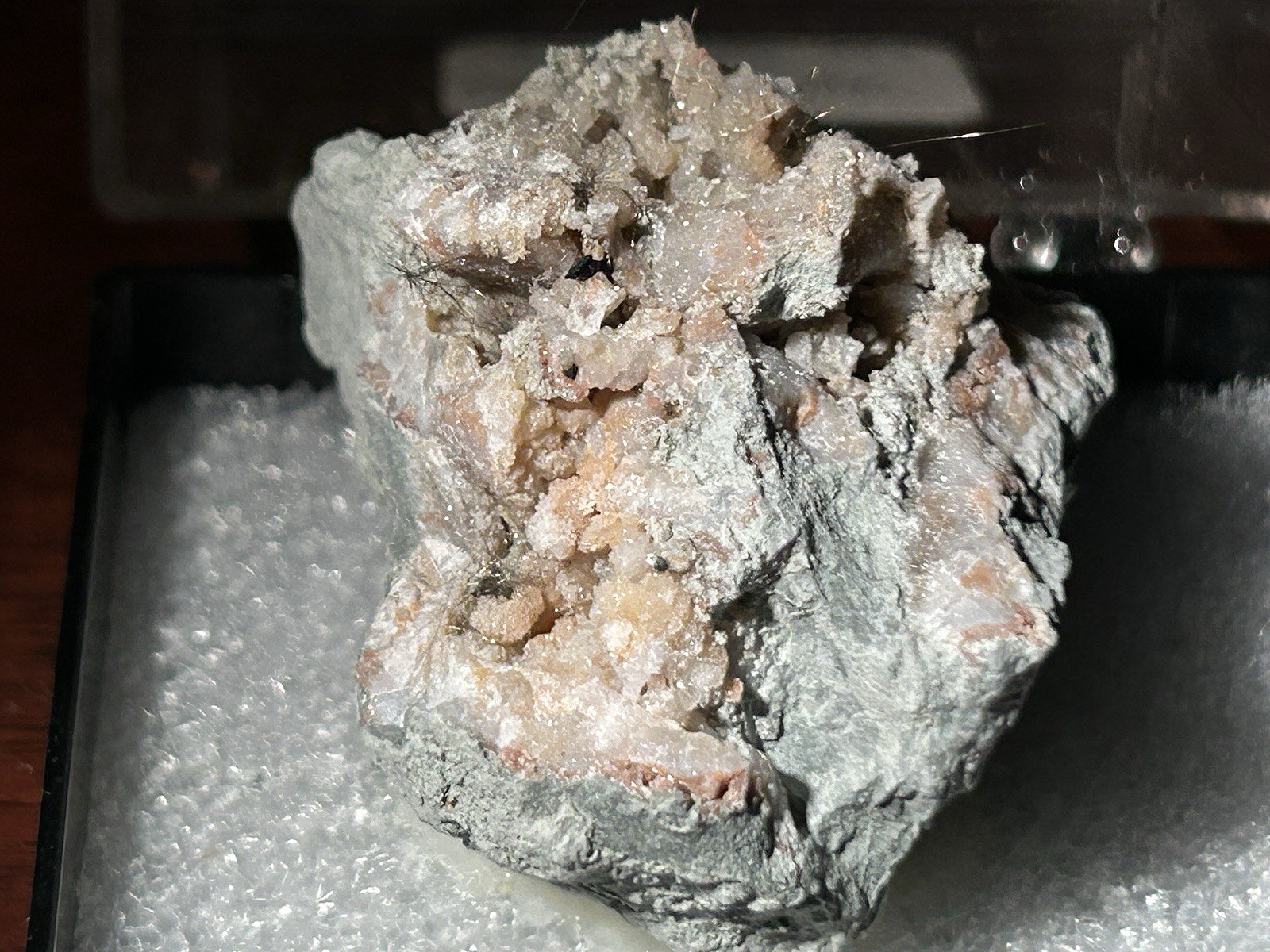 MILLERITE, Chalcopyrite, Pyrite, Quartz – Halls Gap, Lincoln County, Kentucky