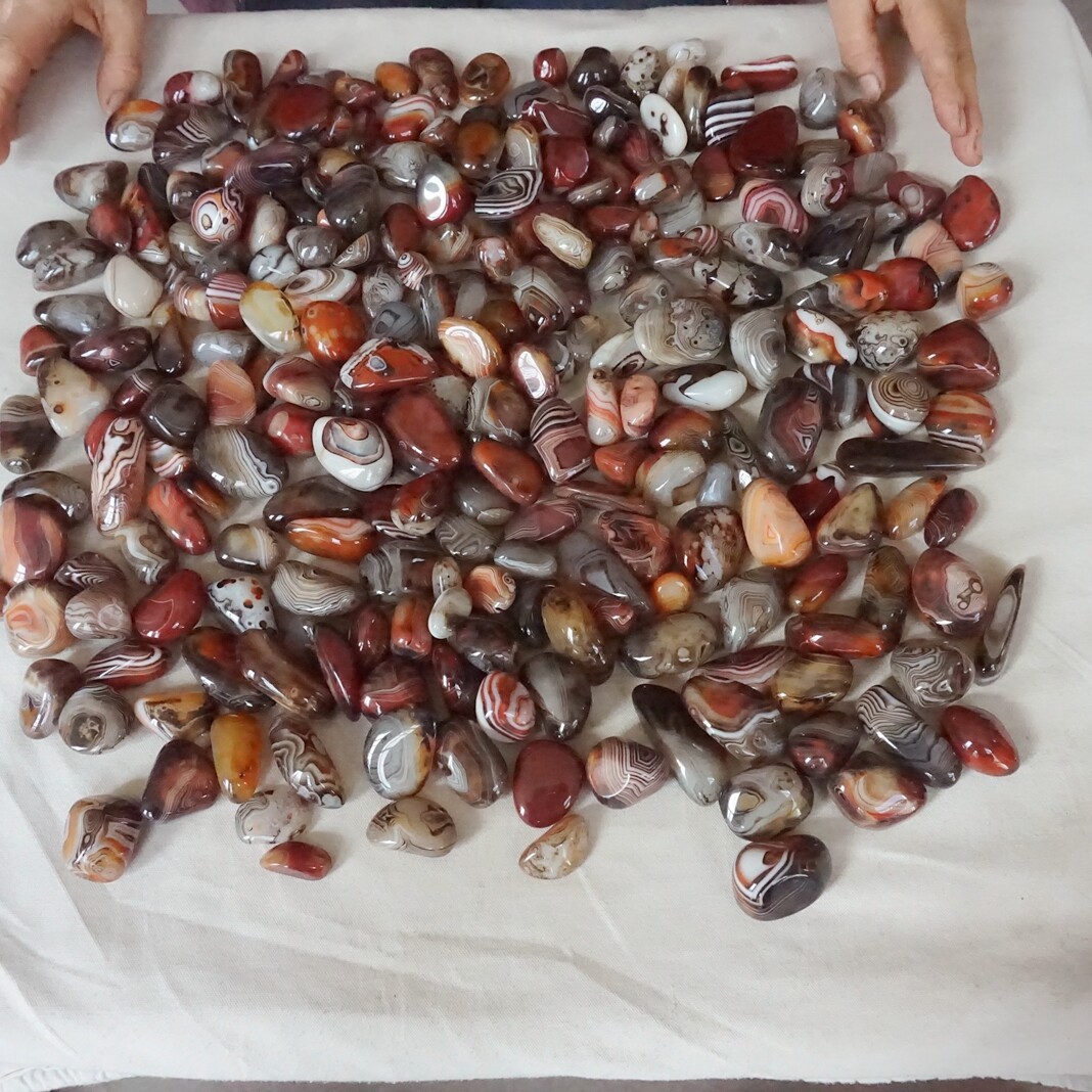 11LB 250Pcs 5kg Natural Band Sardonyx Carnelian Agate Crystal Palm Stone Healing