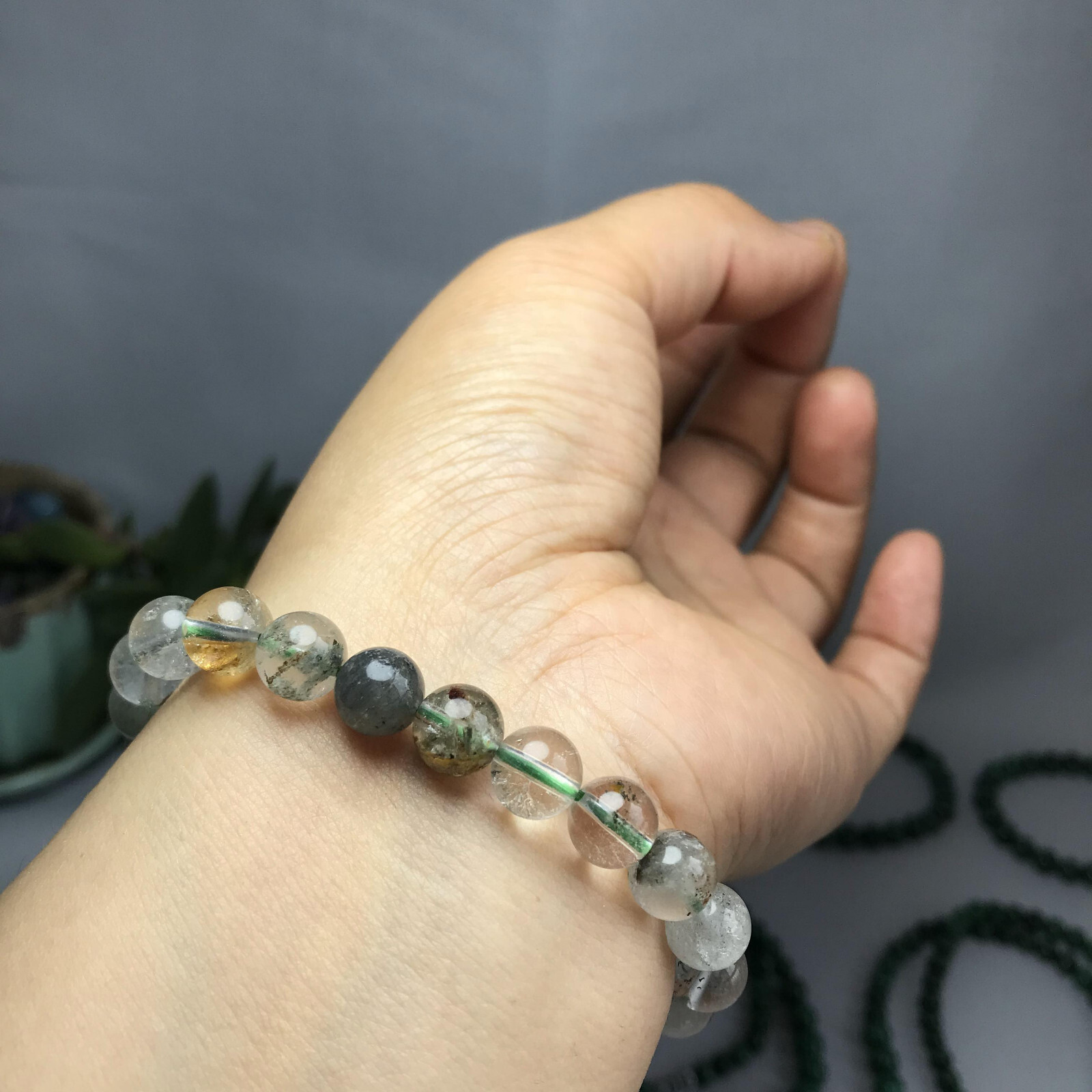 10Pcs Wholesal Natural Polish Green ghost stone bracelets Crystal ball 8mm