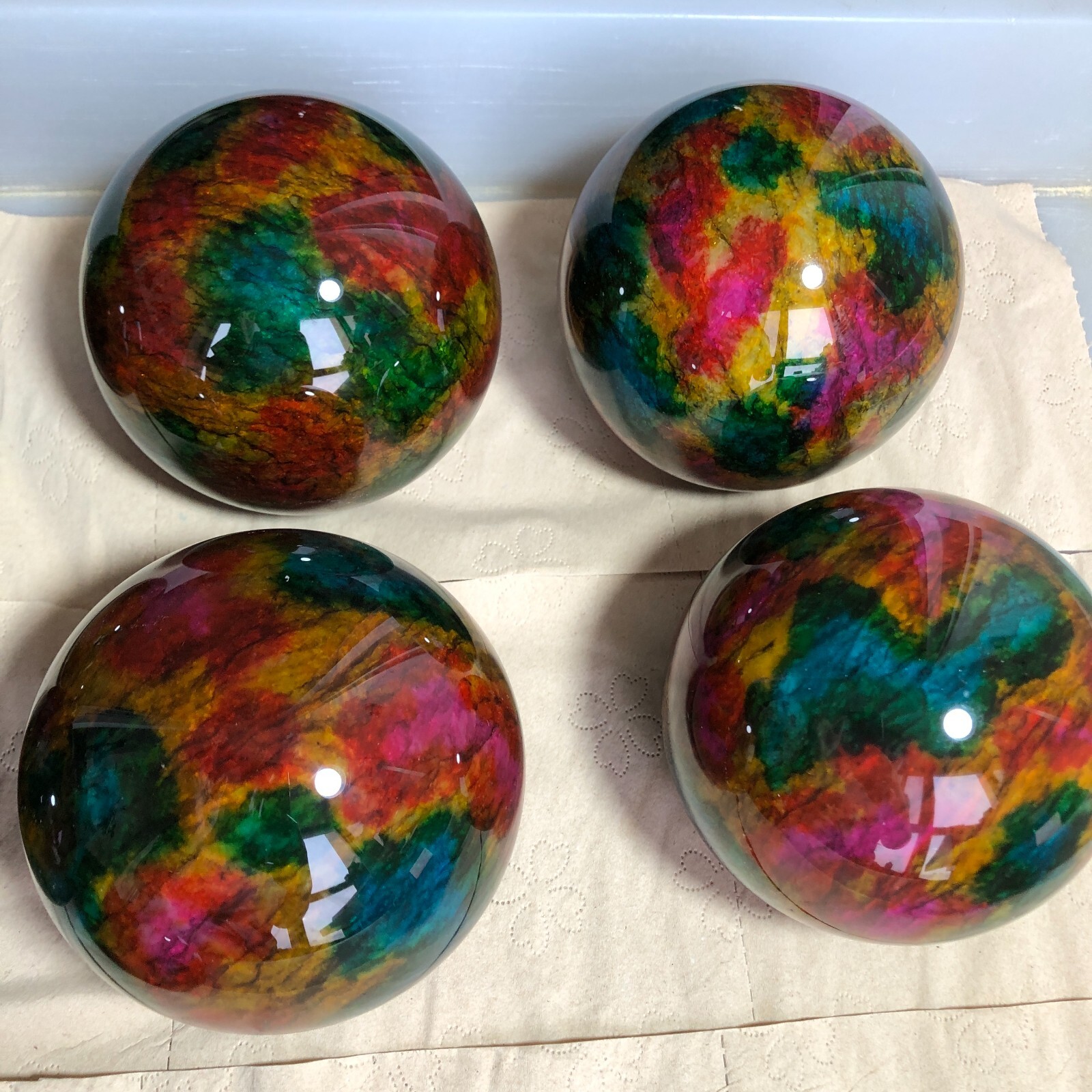 1Pcs99mm Natural “Seven Colors Jade” sphere Ball -Taiwan China 1.7kg Base Random