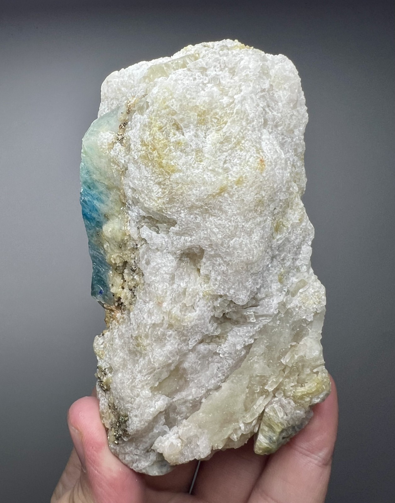 434 Gr. Fluorescent Phosphorescent Sodalite W/ Hackmanite, Fluorapatite, Calcite