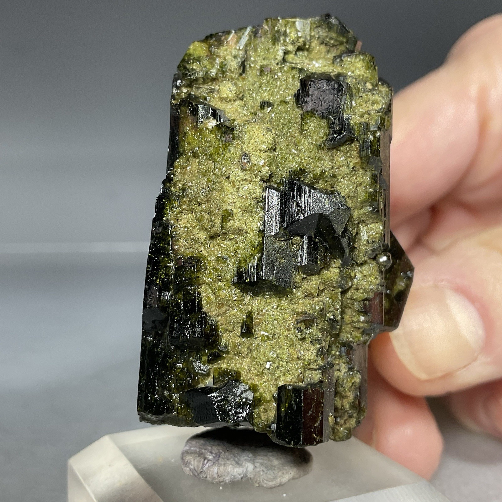 SS Rocks – Epidote (Caneto Province, Lima, Peru) 137g