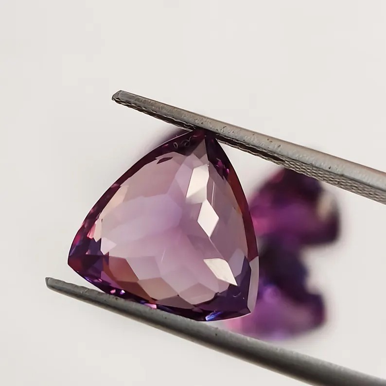 Natural Alexandrite Trillion Cut 10-11 CT GGI Certified Loose Gamestone