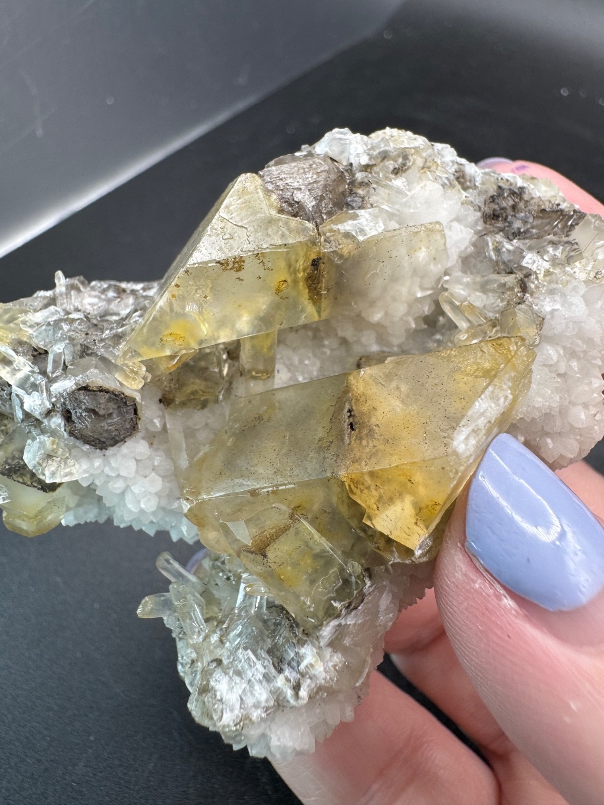 6557 Auralight Calcite on White Quartz BRIGHT UV Fu Jian 100g