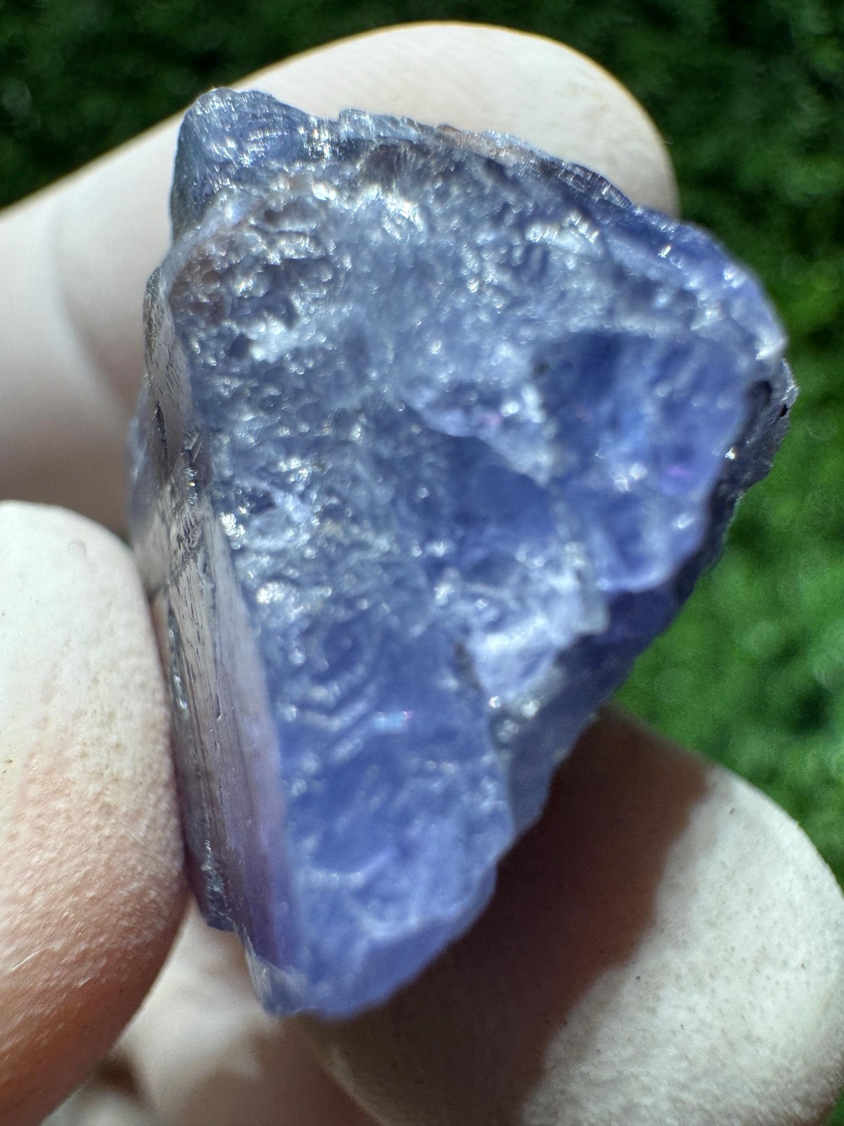Lovely TANZANITE Crystal with COLOR CHANGE under yellow/white light / N432