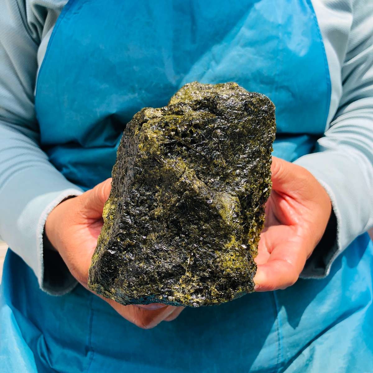 2070g Natural green tourmaline specimen crystal Mineral Specimen Healing