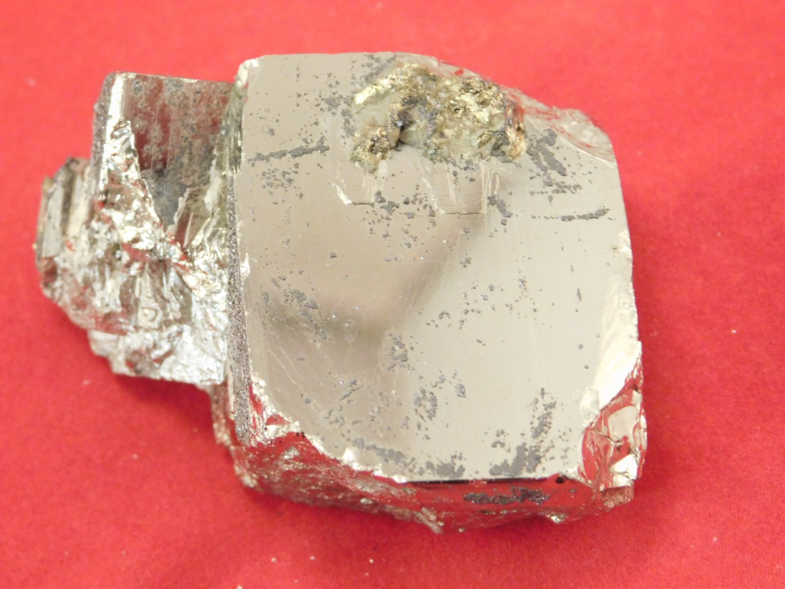 Larger 100% Natural PYRITE CUBE TWIN From Peru 183gr