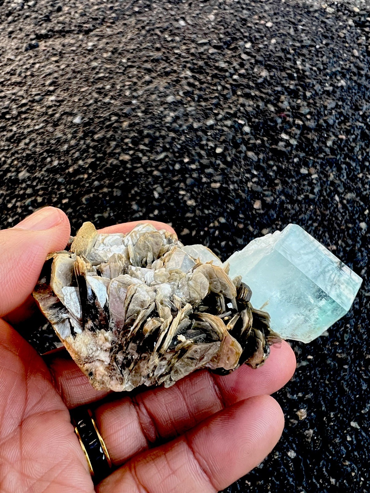 Pakistan Gilgit Aquamarine Specimen With Mica 6.6 Oz