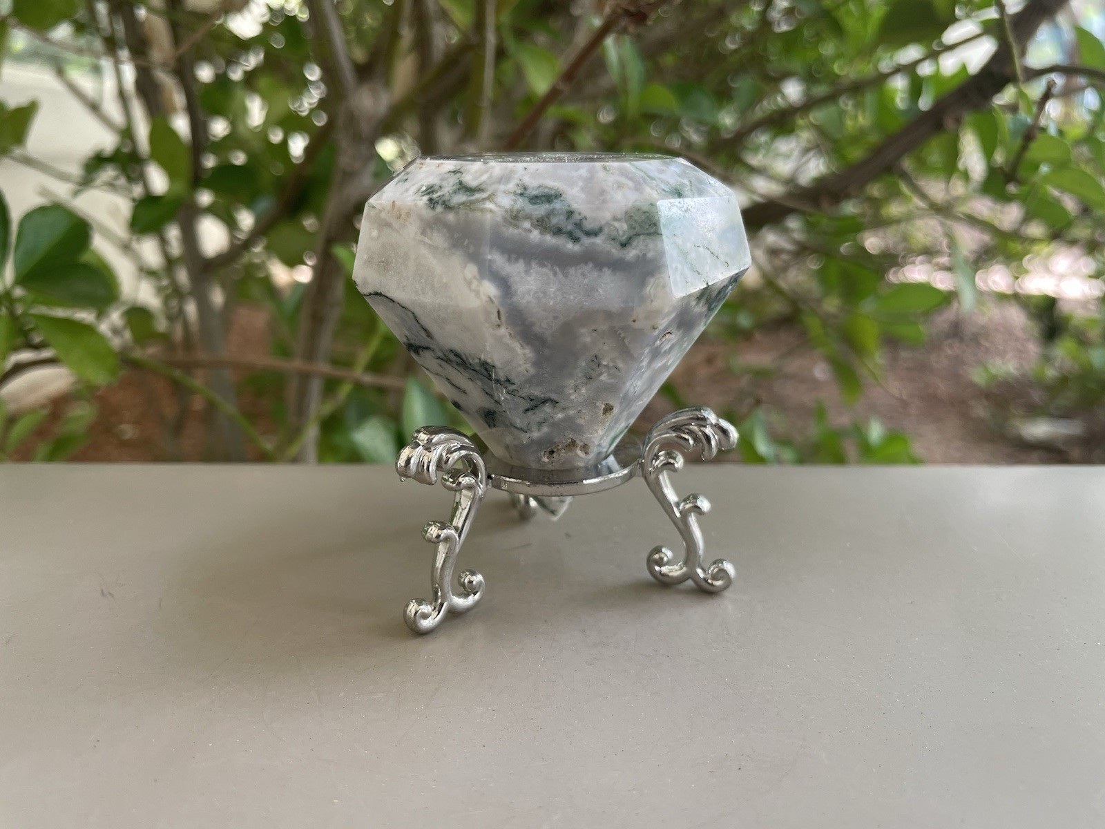 Moss Agate Crystal/Gemstone Diamond Carving W/Stand 183G 2 1/2″ x 2 1/4″ Druzy
