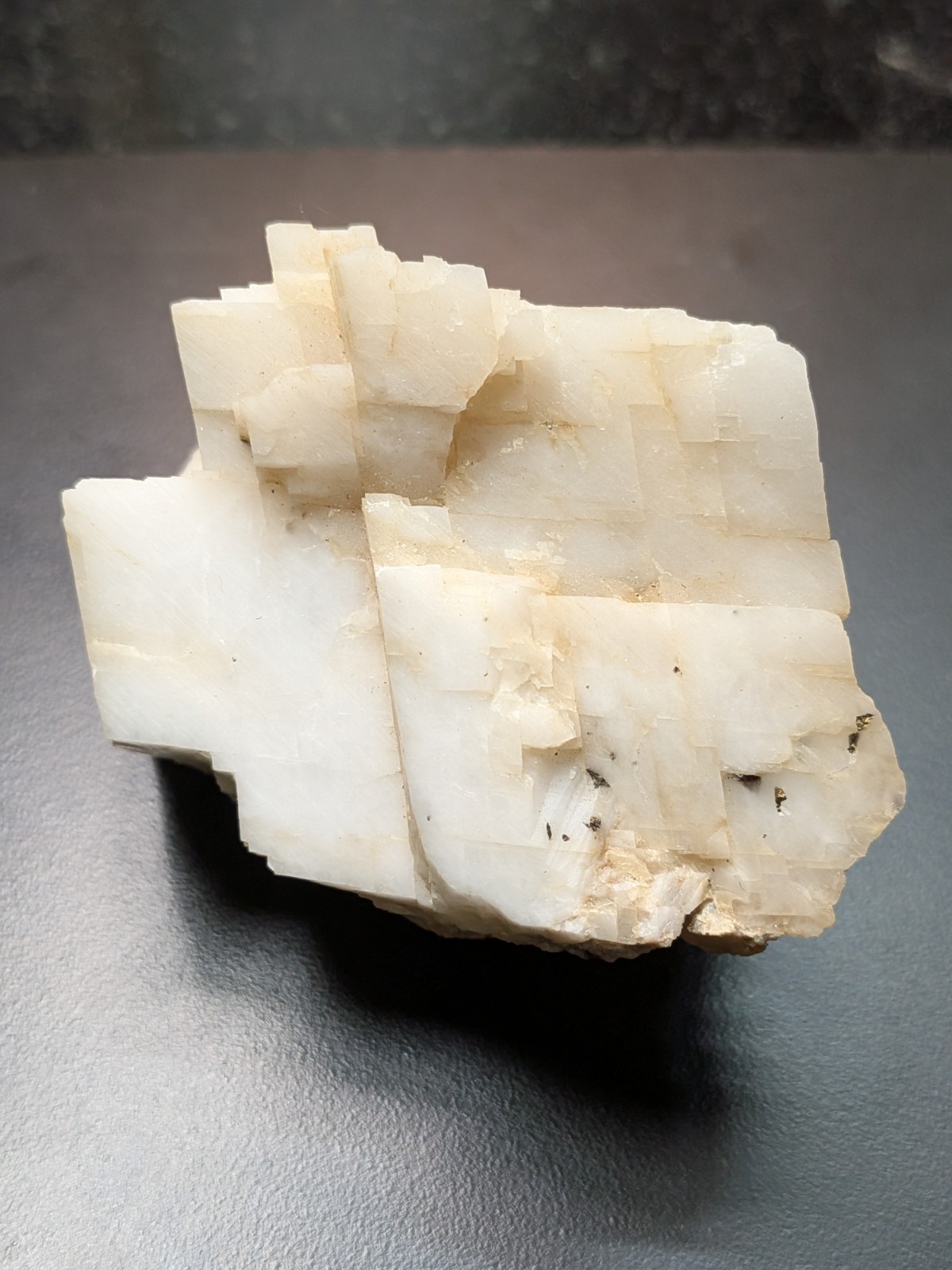 Calcite With Chalcopyrite And Fluorescent Bitumen And Fluorite, Kentucky
