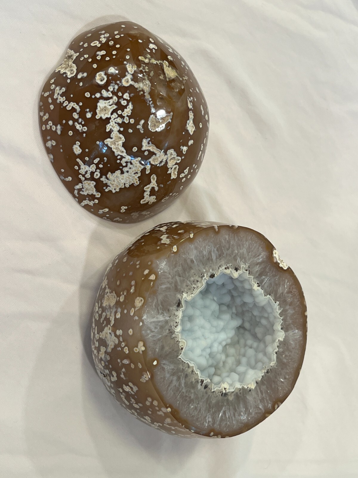 Brazilian agate geode, 4x4x4.5 in. 3.1 lbs, no stand ($200 or best offer)
