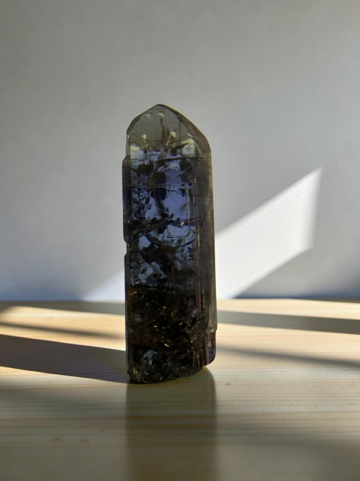 Fine Natural Tanzanite Pleochroic Crystal , Raw Gemstone From Tanzania 6.2 cts