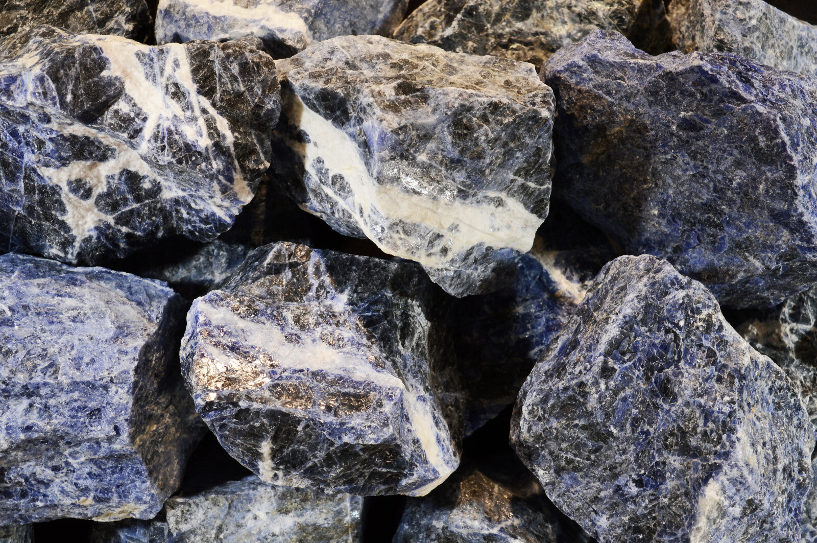 BLUE SODALITE 2 1/2″ 4-7 Oz Lapidary Rock Mineral Specimen Healing Crystal Stone