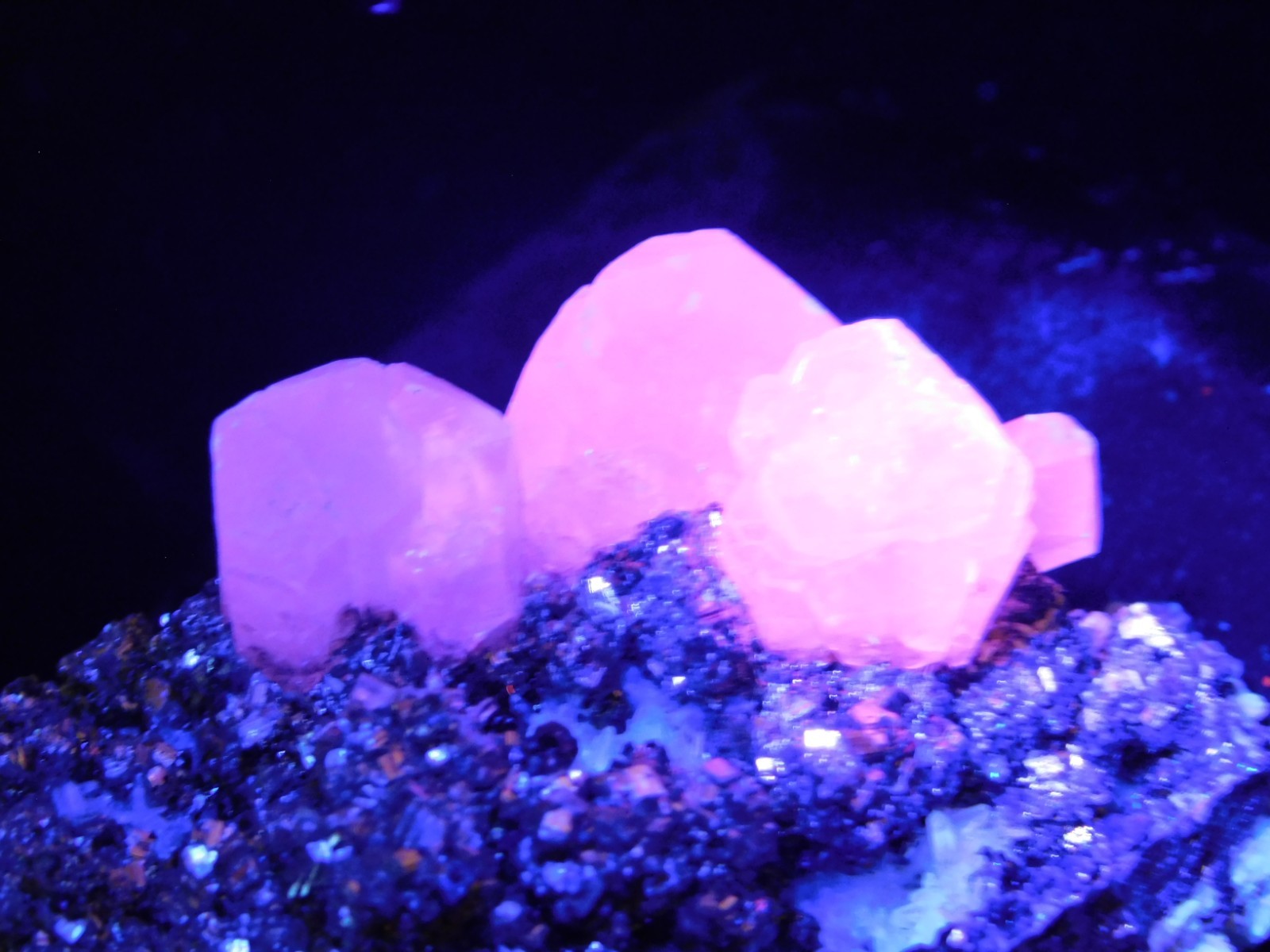 Larger! FLUORESCENT Calcite CRYSTAL Cluster on PYRITE Peru 261gr