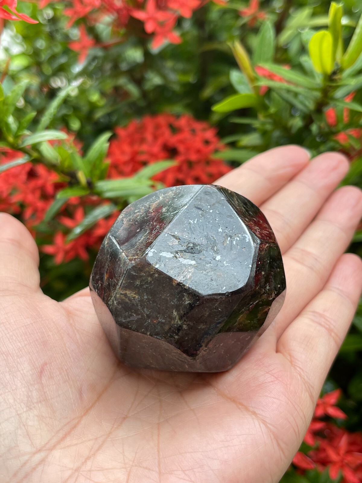 Extra Large Garnet 8 Sides Polished,1.75 to 3″ Polished Almandine Garnet Faceted