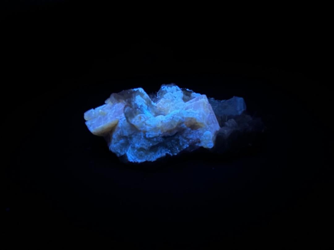 KB: GREAT! SW FL BRIGHT BLUE/WHITE, LW ORANGE SCHEELITE, SICHUAN PROVINCE, CHINA