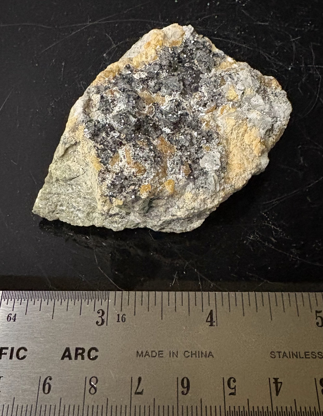 Chondrodite with Magnetite, Quartz & Calcite (UV) – Palabora Mine, South Africa