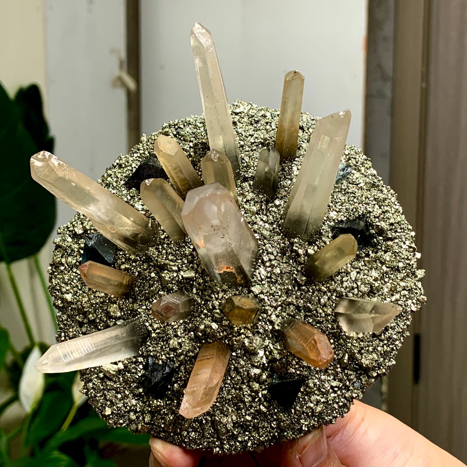 492G Coexistence of natural quartz and pyrite green fluorite crystal clusters
