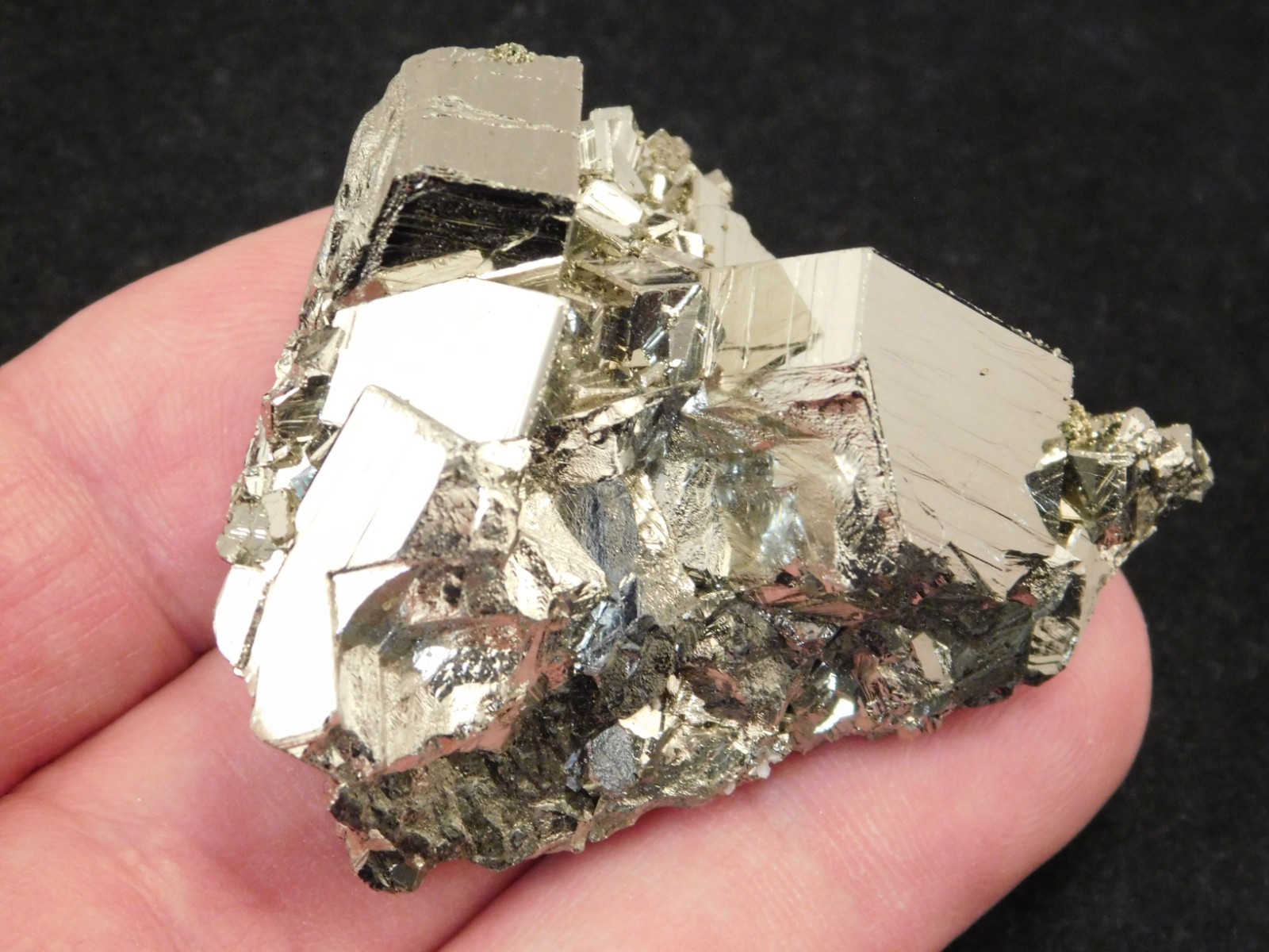 Smaller PYRITE Crystal CUBE Cluster! Nice and 100% Natural Peru 74.6gr