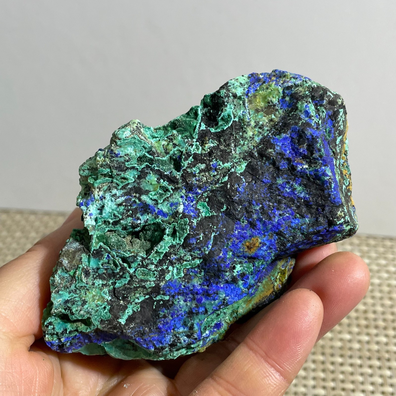 231g Natural blue copper ore quartz crystal mineral specimen