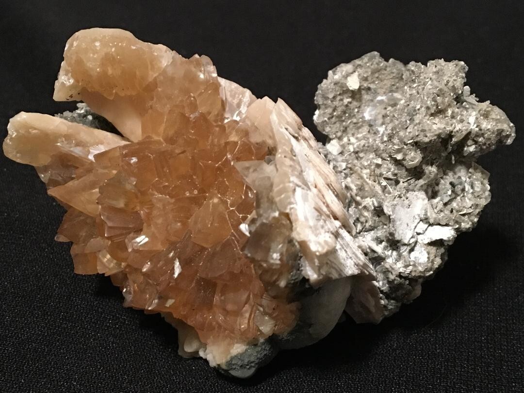 KB: BRIGHT! FL. YELLOW/WHITE SW/LW/PHOS CALCITE CRYSTALS RUCK’S PIT, FLORIDA