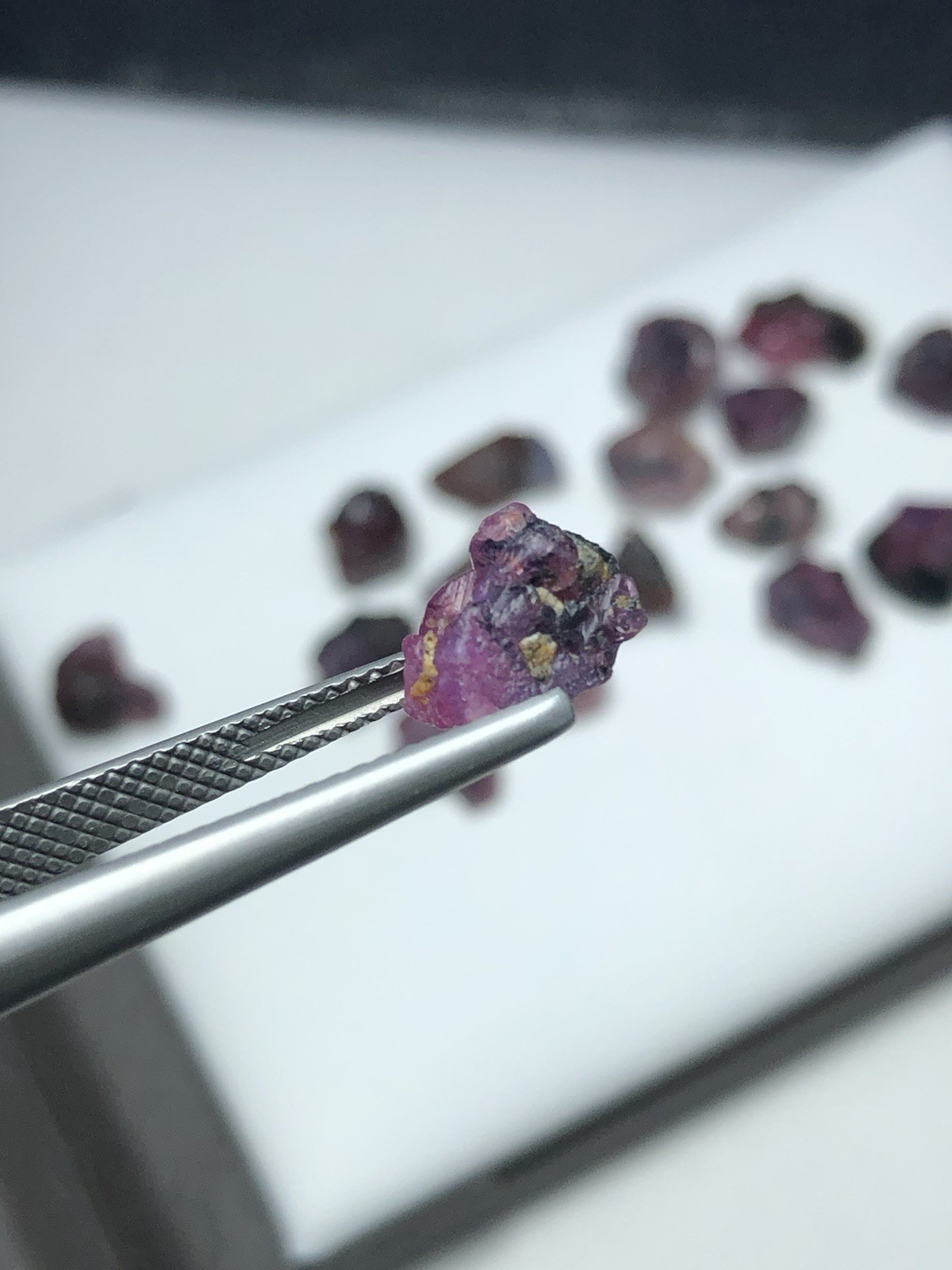 41.25 Crt / 18 Pieces / Natural Rare Winza Sapphire Crystal Hand Selected Piece