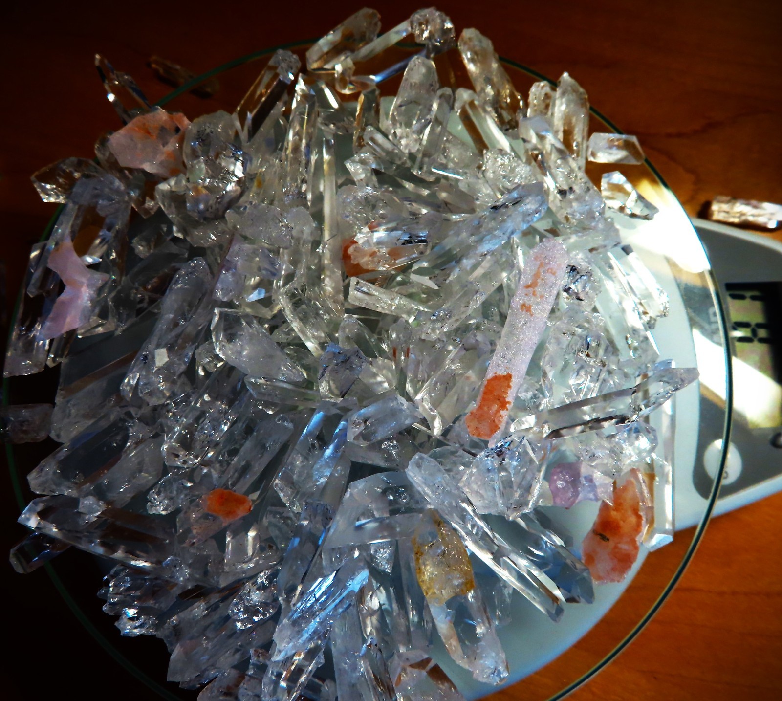 QUARTZ CRYSTALS, 8 OZ LOT OF SELF-NUCLEATED POINTS, LAB GROWN IN CLEVELAND, OHIO