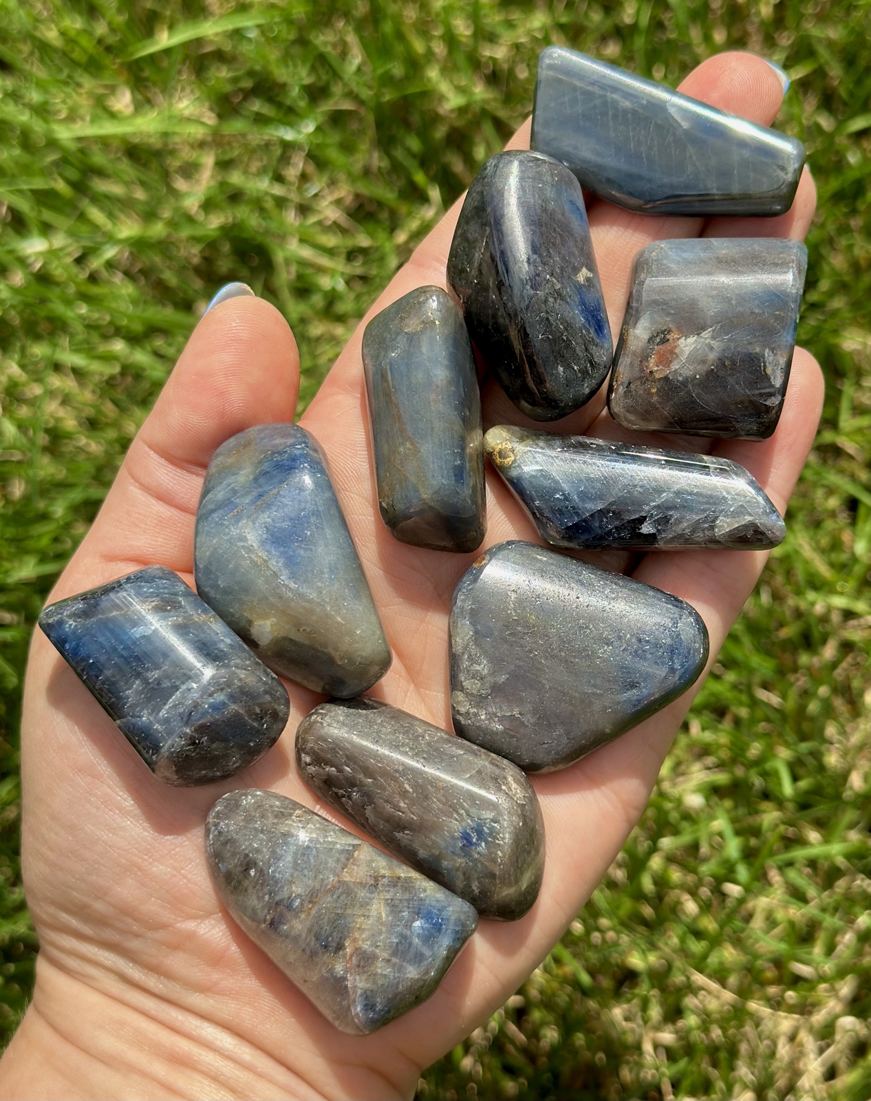 Blue Sapphire Tumbled Stone (Grade A) Natural Blue Sapphire Gemstone from India