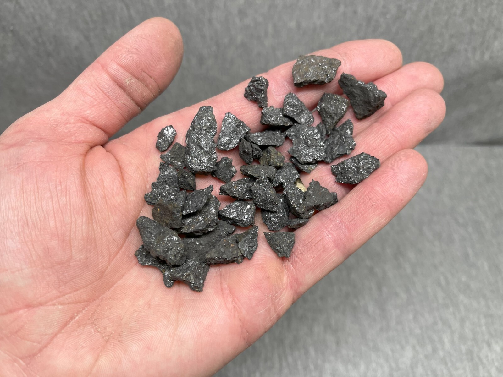 Dark Iron Ore, Magnetite Ore, Smelting Ore, Iron Ore Rock, 30 Pounds