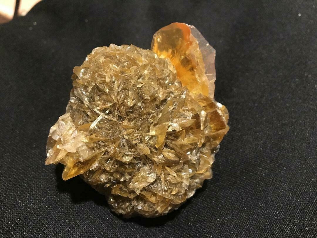 KB: BRIGHT FL. YELLOW/WHITE SW/LW/PHOS. GYPSUM XLS. FROM CANADA
