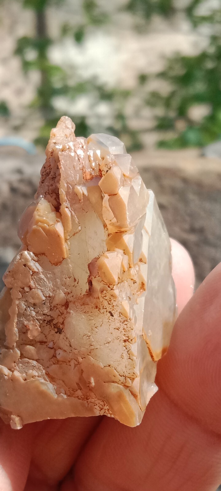 33.5Grams Tri color white brown and chlorine Beautiful Chlorine Quartz Crystal