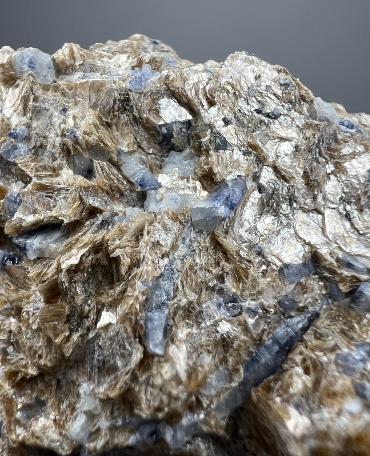 217 GM Sapphire Crystals On Mica Matrix – Badakhshan AFG – Combine Shipments