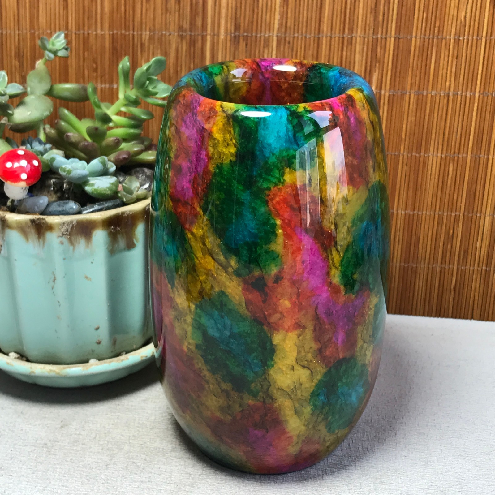 Natural “Seven Colors Jade” vase specimen -Taiwan China 1140g 129mm A5800