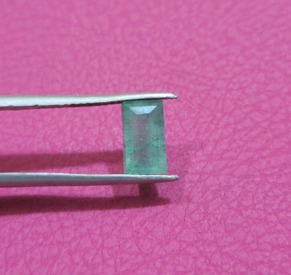 Unique Zambian Green Emerald 1.65 Crt Faceted Rectangle Cut Shape Loose Gemstone