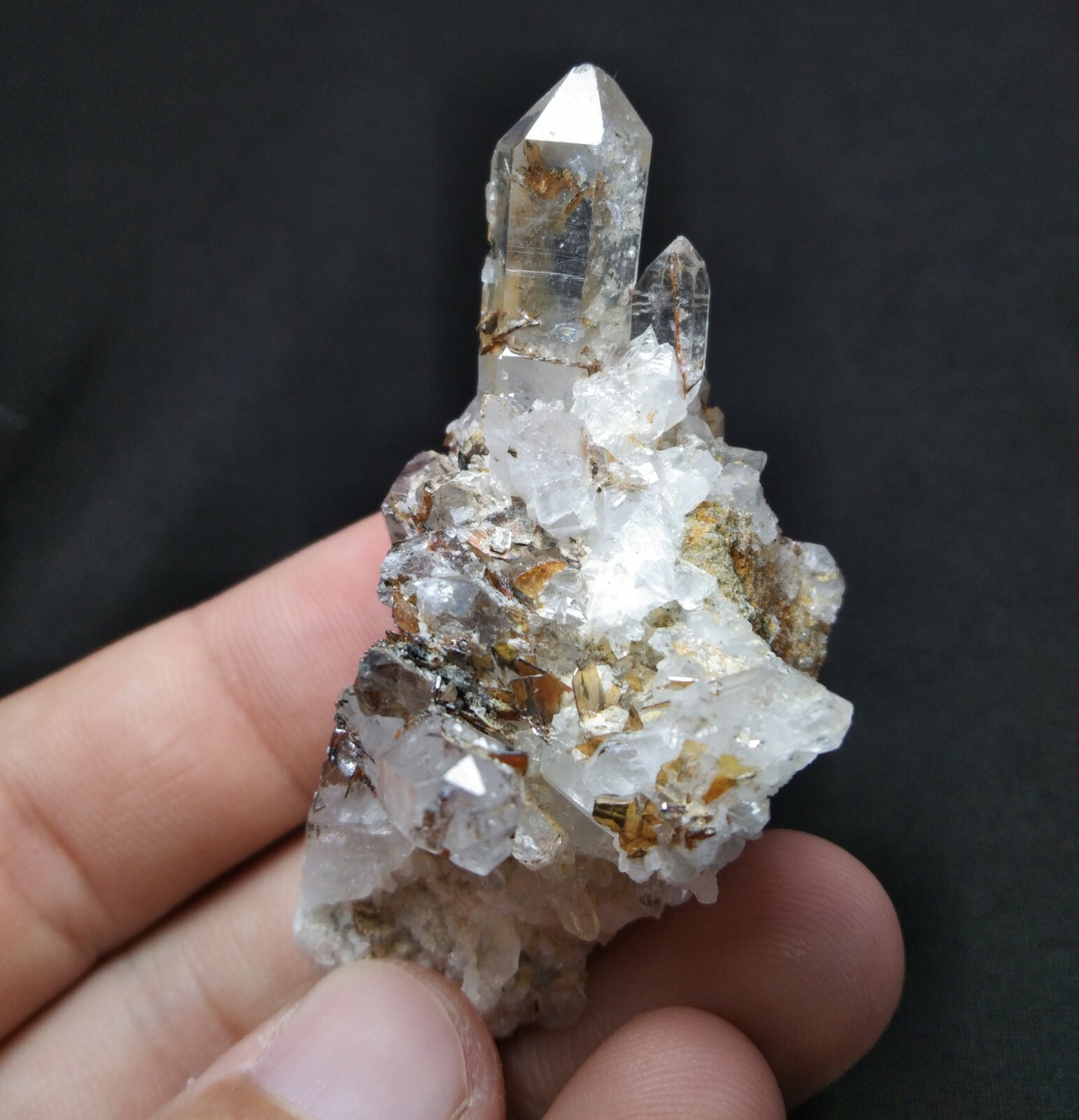 Brookite included quartz culture from Balochestan Pakistan