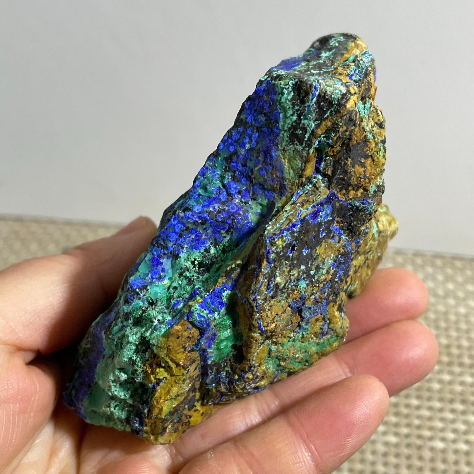 231g Natural blue copper ore quartz crystal mineral specimen