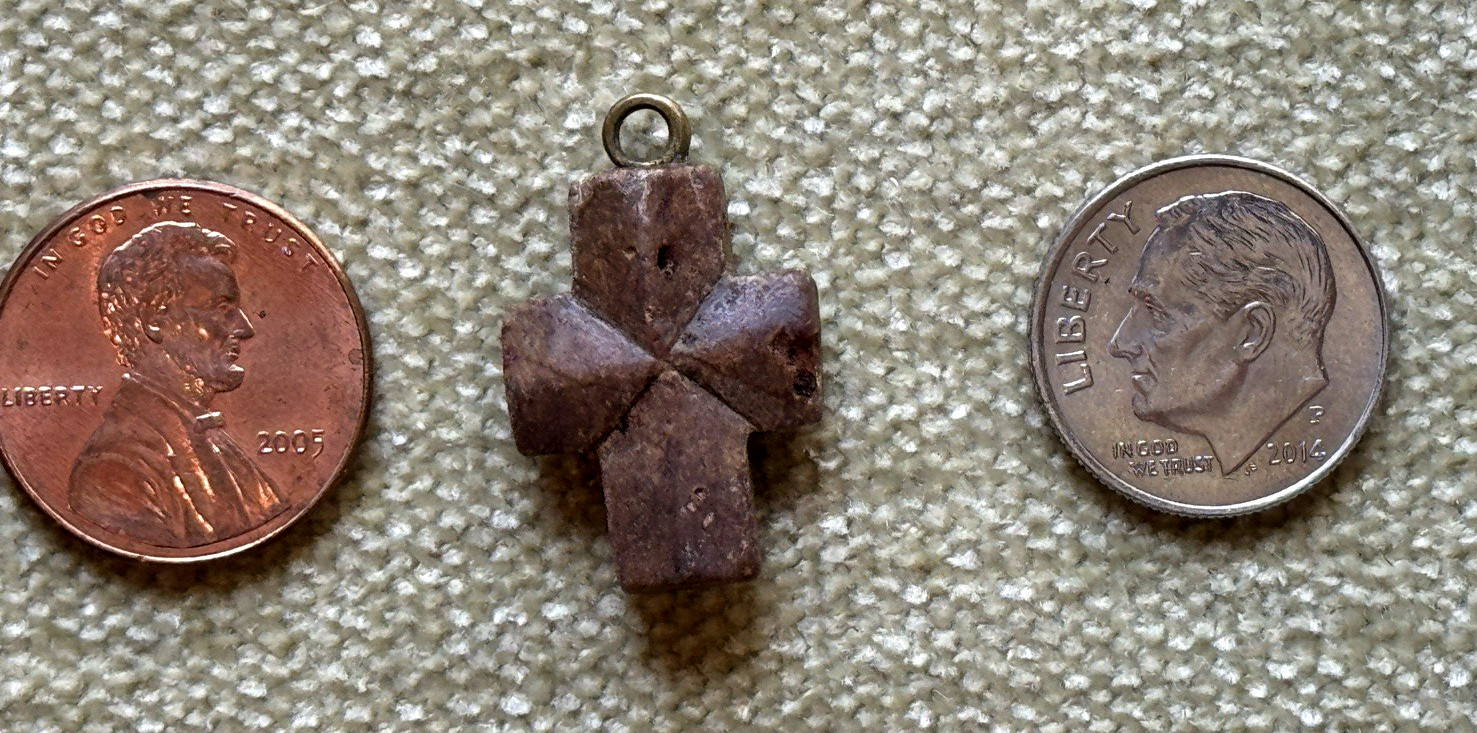 VTG~STAUROLITE STONE CROSS W/RING TOP~READY TO WEAR~7/8 H X5/8 W X 3/16D~LOVELY!