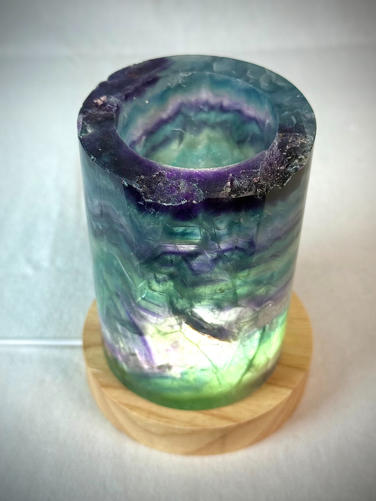 Fluorite Lamp #8 – Polished cylindrical-shaped USB lamp