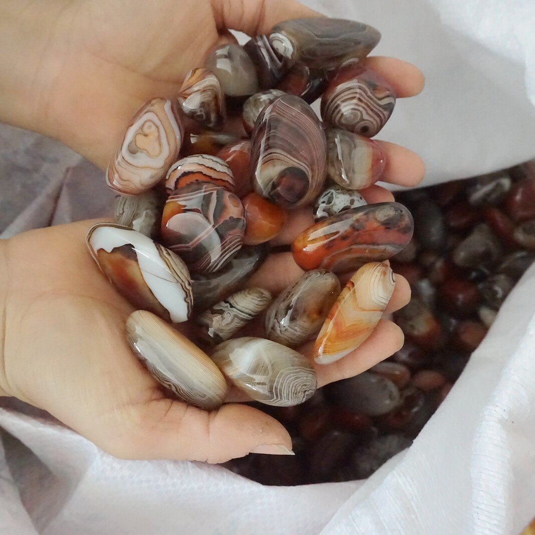 11LB 250Pcs 5kg Natural Band Sardonyx Carnelian Agate Crystal Palm Stone Healing