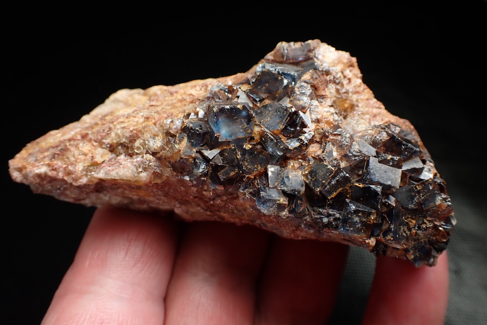 FLUORITE * BLUE CRYSTALS ON QUARTZ * RARE LOCALITY ! Cerny Potok, CZECH REPUBLIC