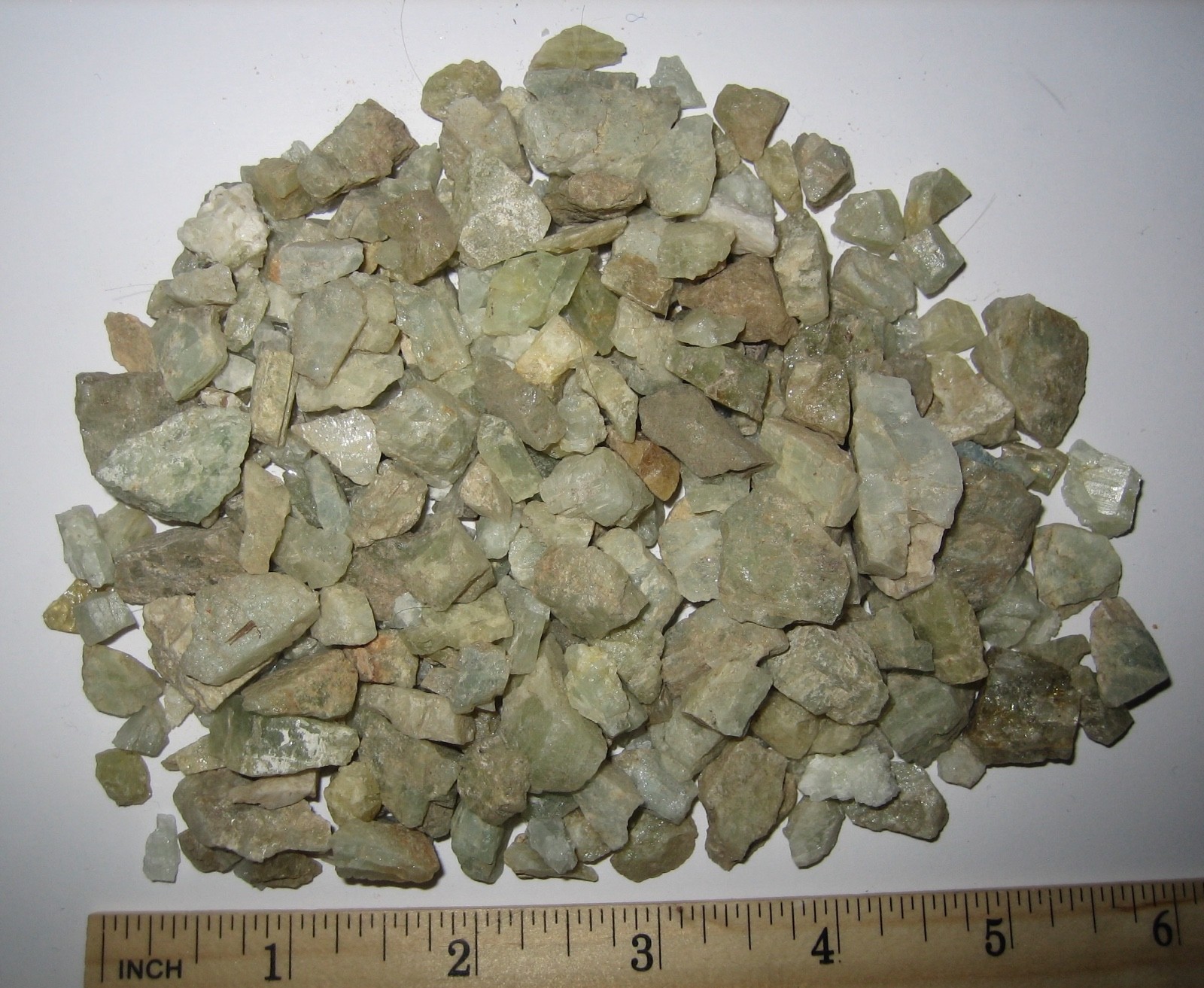 150+ SMALL NATURAL 0.2″-0.6″ YELLOW BLUE HELIODOR BERYL CRYSTALS NH, USA 227g *1