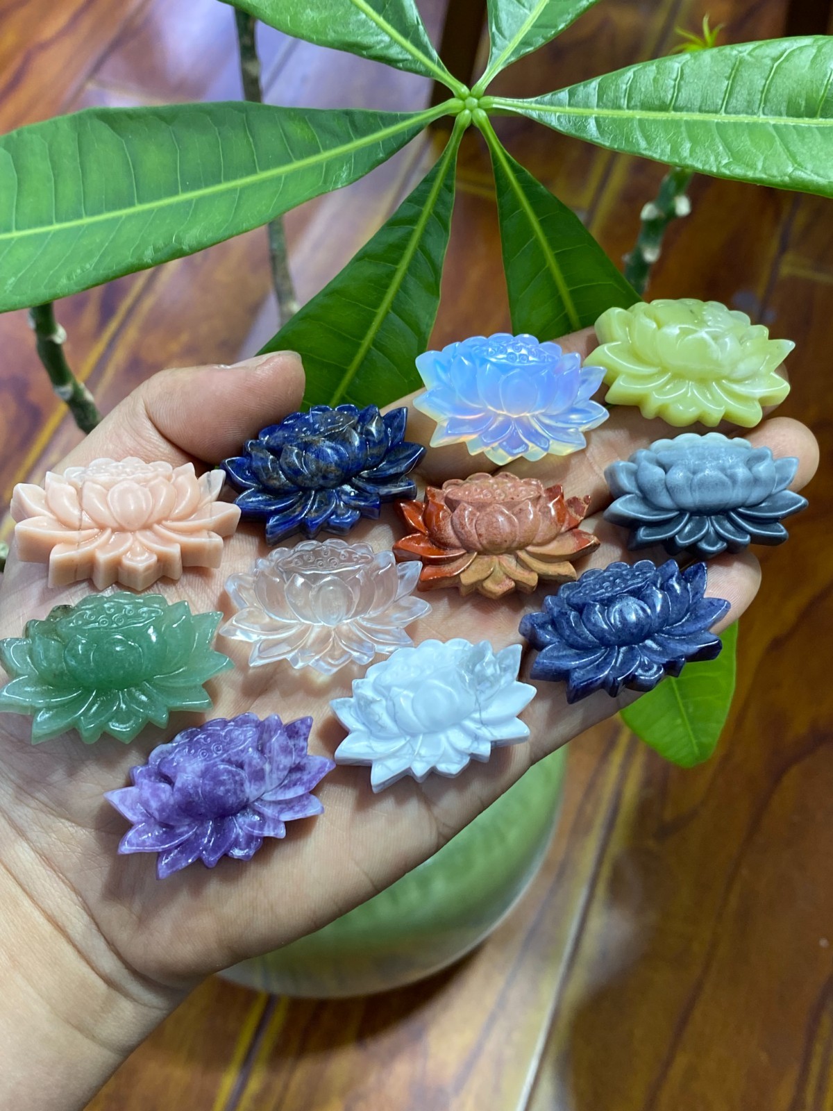 1pc Natural Mixed flower skull carved quartz crystal Reiki healing Gift Random