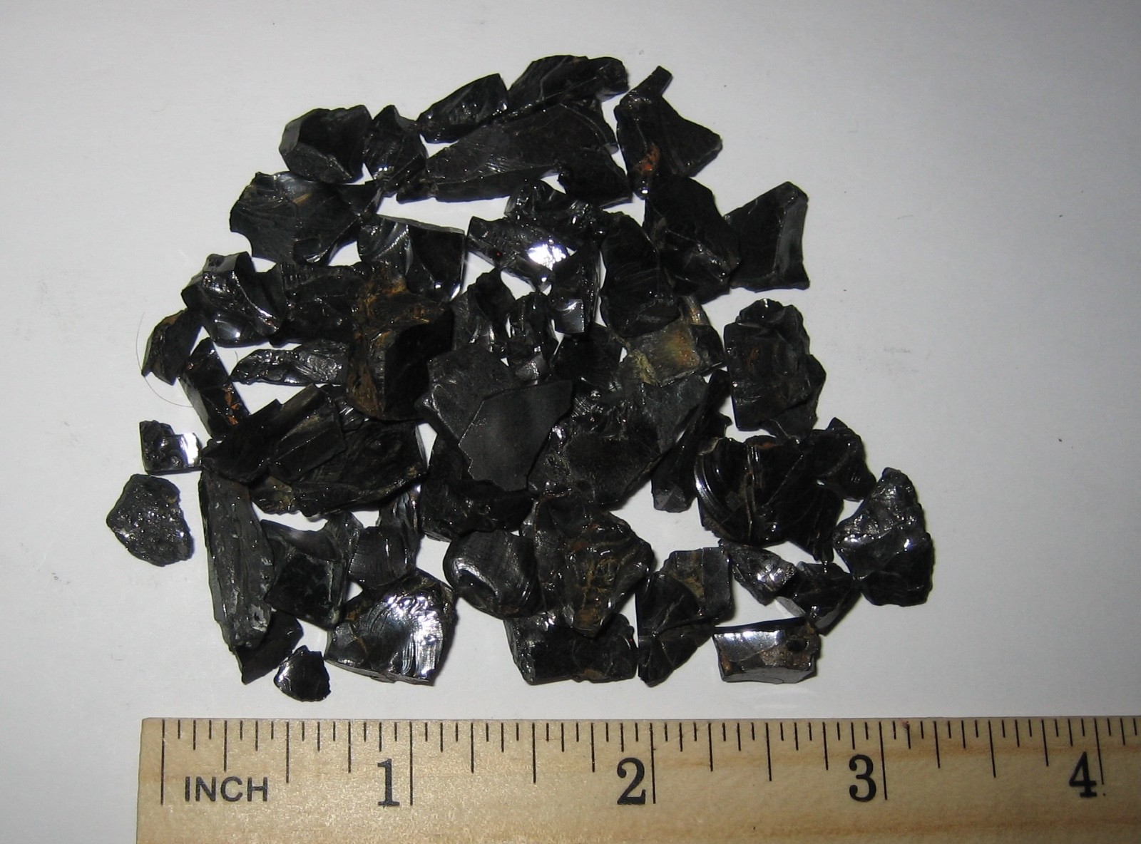 PILE OF SMALL NATURAL ROUGH 0.2-0.5″ NOBLE ELITE SHUNGITE CRYSTALS RUSSIA 26g *2