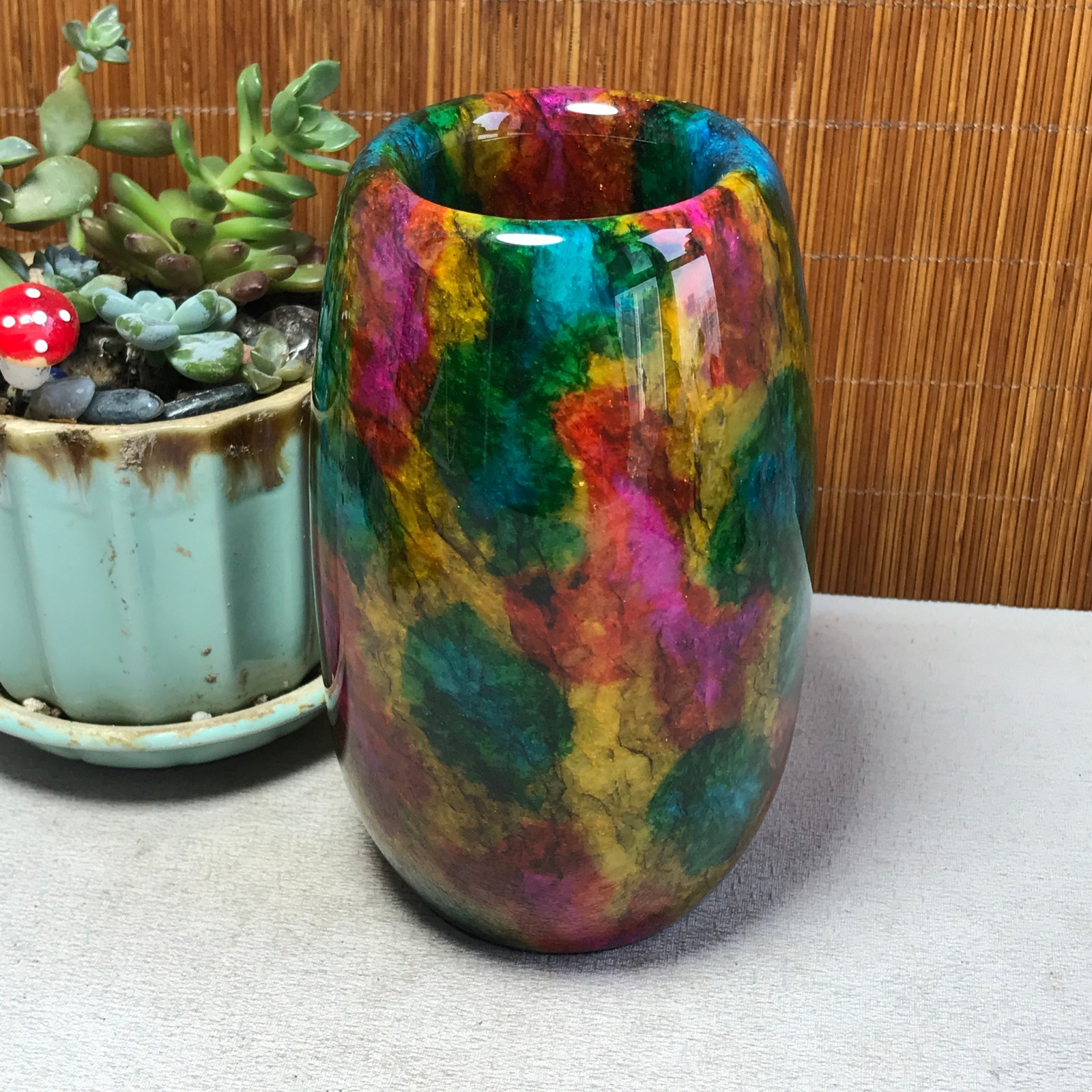 Natural “Seven Colors Jade” vase specimen -Taiwan China 1140g 129mm A5800