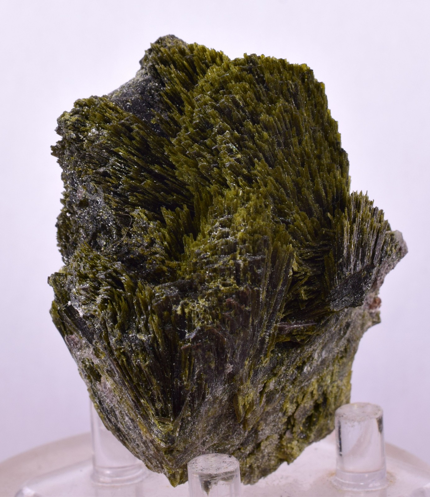 6.6cms EPIDOTE QUARTZ CRYSTALS PERU CLUSTER COLLECTOR GREEN COLOR MINERAL CB234