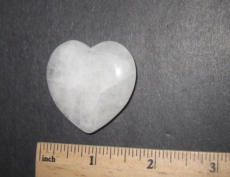 40mm HIGH QUALITY POLISHED NATURAL CRYOLITE STONE HEART GREENLAND ~ 29.1grams *1