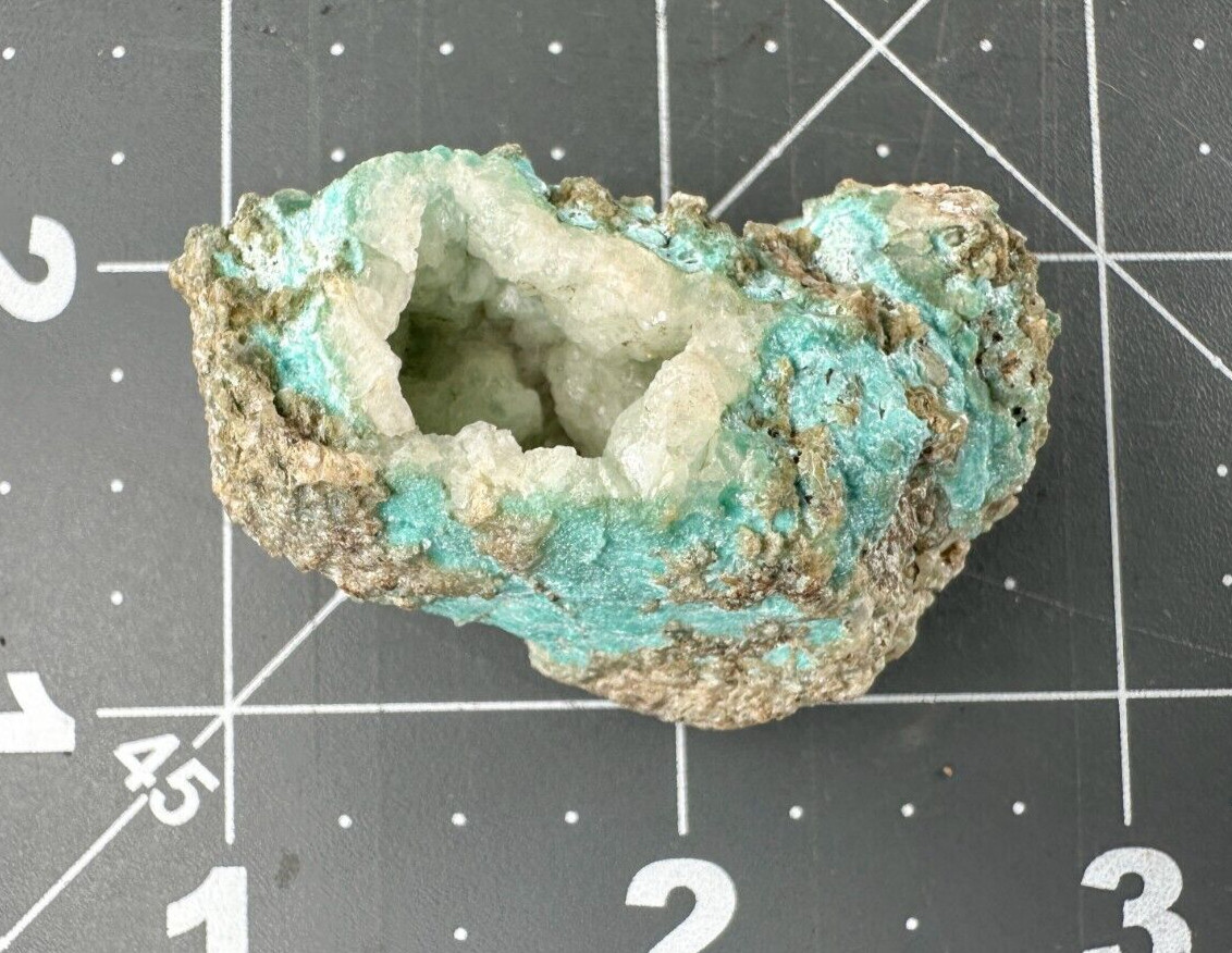 ➤ 1-5/8″ SMITHSONITE VUG – GRAPHIC MINE – MAGDELENA NEW MEXICO VIDEO➤876
