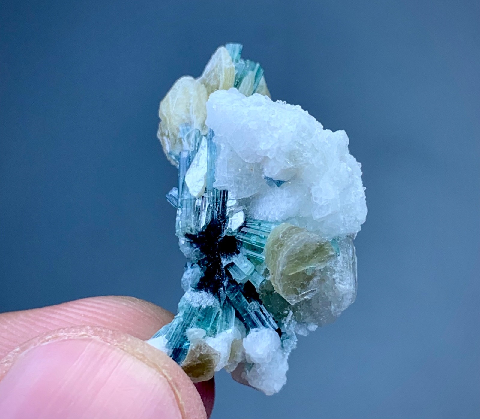 Natural Indicolite Tourmaline Crystal From Afghanistan (33carats )