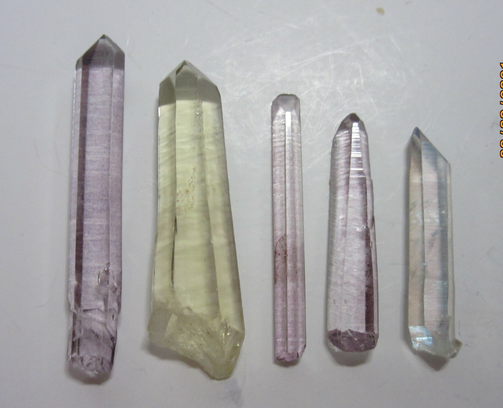 5 Pieces Platinum Coated Natural Quartz Points 1 7/8 to 1 3/8″ Long PLC-4 Reiki