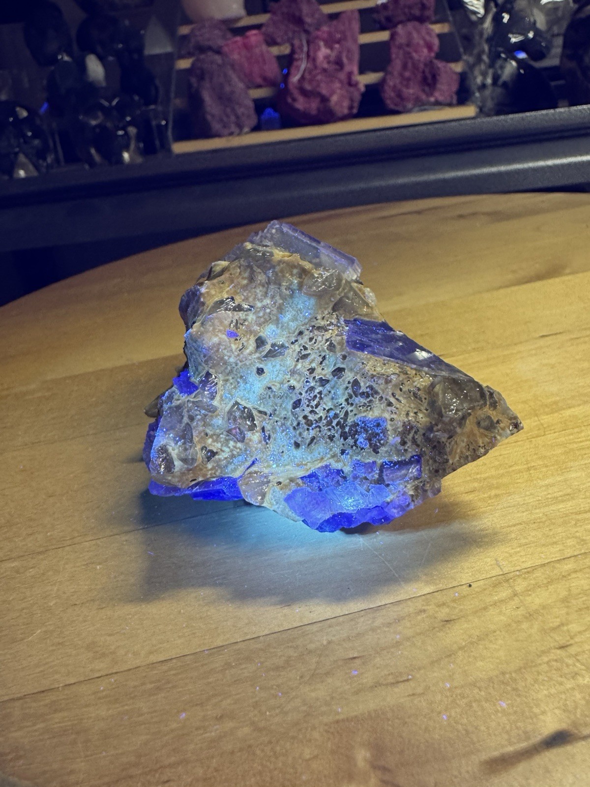 7118 Raw Fluorite Multiple Records Uv Reactive 2.0”T 2.3”W 3.4”L Wt. 10 Oz.